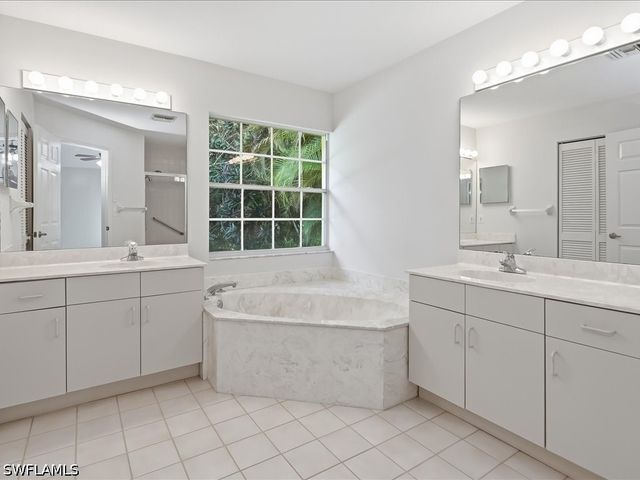 2305 Piccadilly Circus, Naples, FL 34112