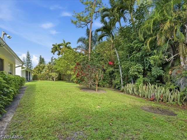 2305 Piccadilly Circus, Naples, FL 34112