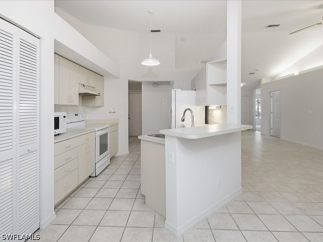 2305 Piccadilly Circus, Naples, FL 34112