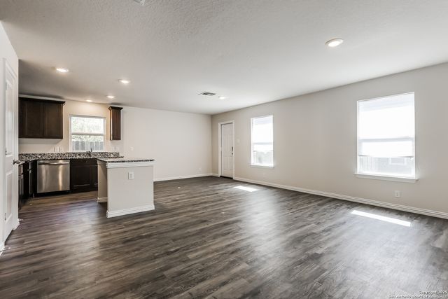 227 Lopez, Seguin, TX 78155