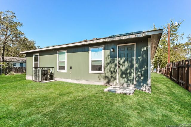 227 Lopez, Seguin, TX 78155