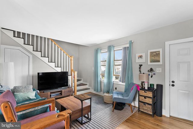 9 BURKE CIR, Hamilton, VA 20158
