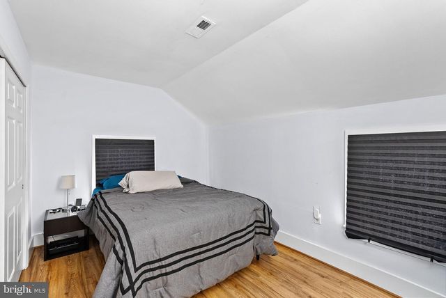 9 BURKE CIR, Hamilton, VA 20158