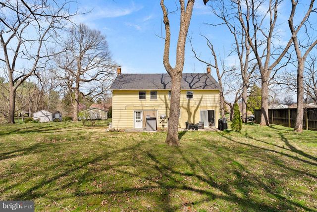 9 BURKE CIR, Hamilton, VA 20158