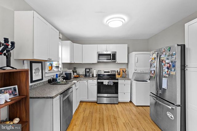 9 BURKE CIR, Hamilton, VA 20158