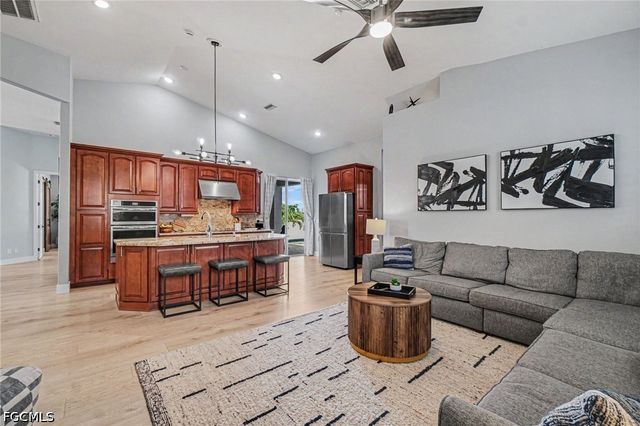 1833 NW 7th AVE, Cape Coral, FL 33993