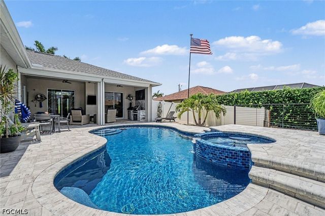 1833 NW 7th AVE, Cape Coral, FL 33993