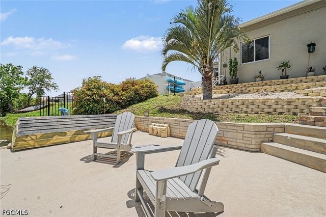 1833 NW 7th AVE, Cape Coral, FL 33993