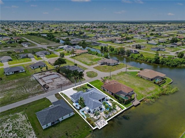 1833 NW 7th AVE, Cape Coral, FL 33993