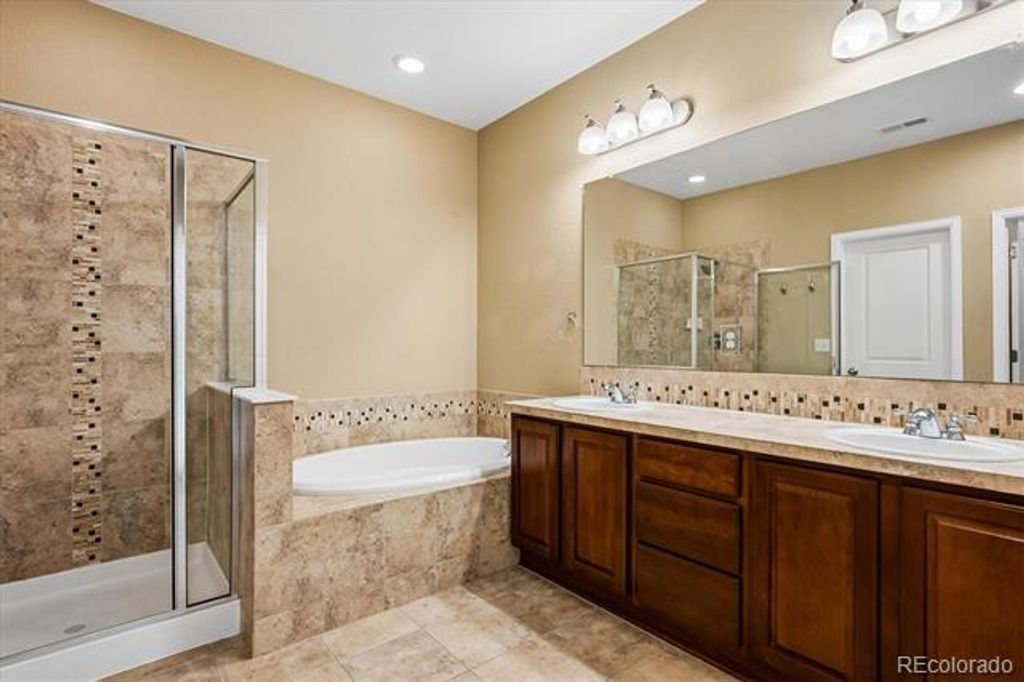 Image 16 of property listing at 8966 E Nichols Place, Centennial, CO 80112