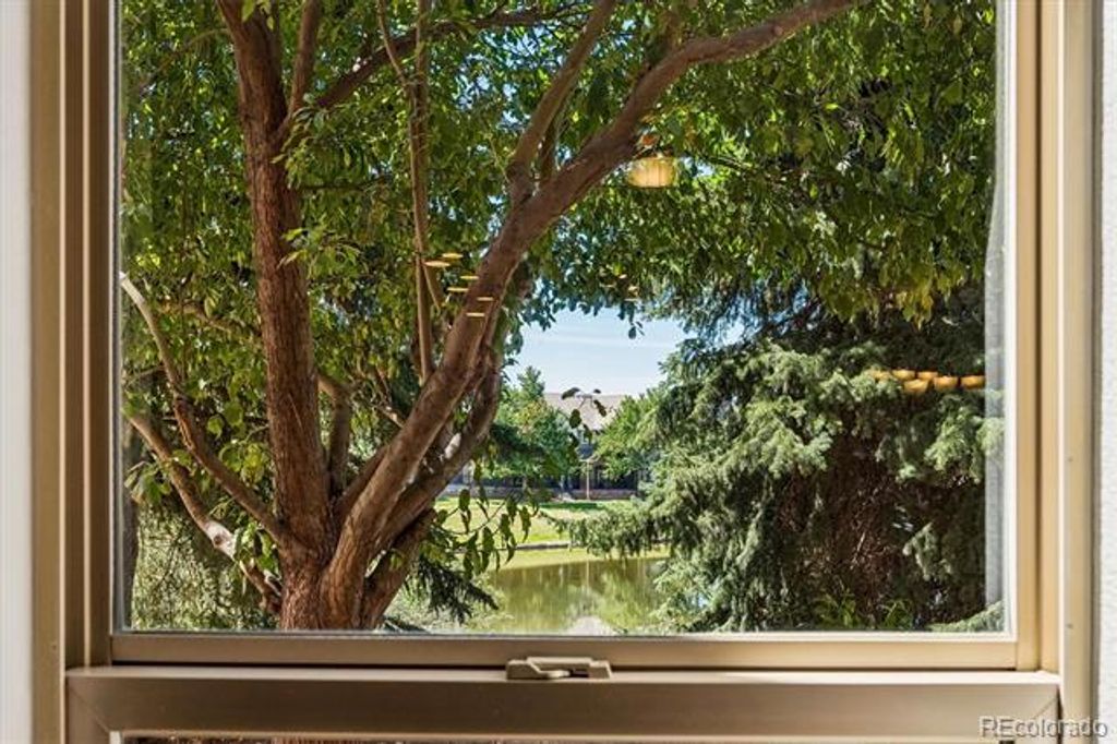 Image 5 of property listing at 8966 E Nichols Place, Centennial, CO 80112