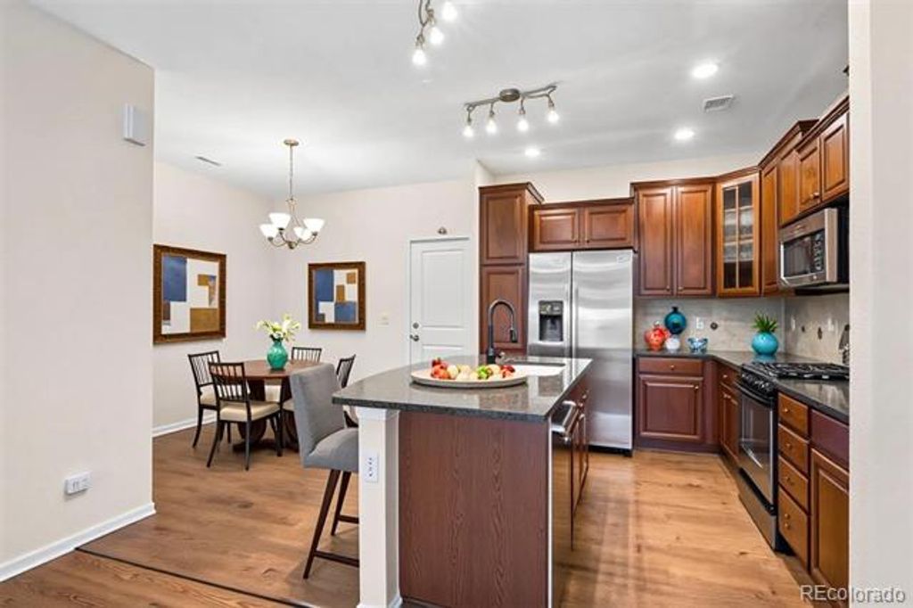 Image 6 of property listing at 8966 E Nichols Place, Centennial, CO 80112
