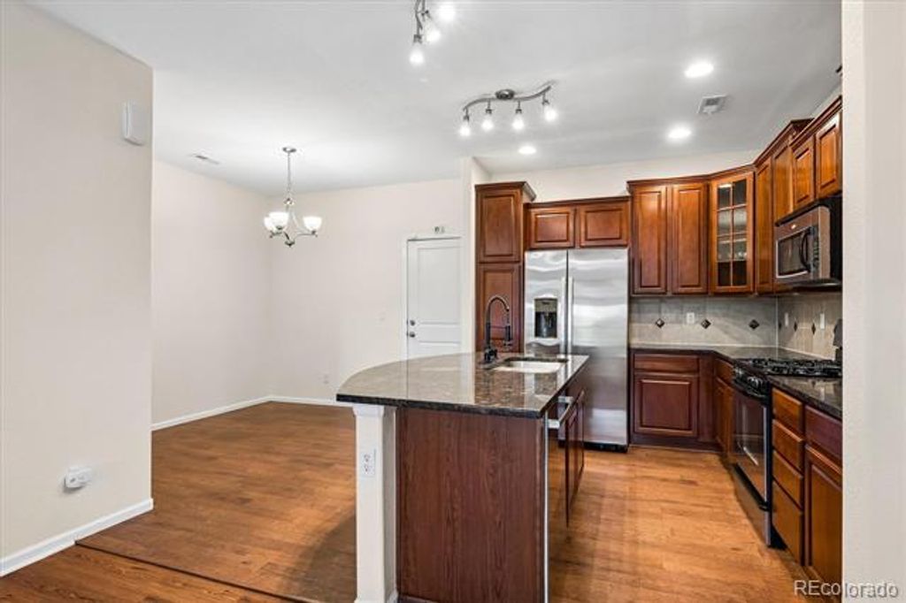 Image 7 of property listing at 8966 E Nichols Place, Centennial, CO 80112