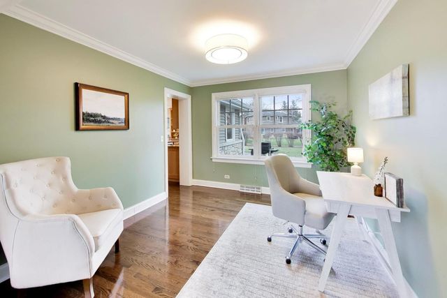 1317 W Grove Street, Arlington Heights, IL 60005