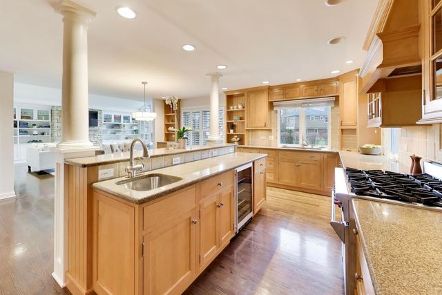 1317 W Grove Street, Arlington Heights, IL 60005