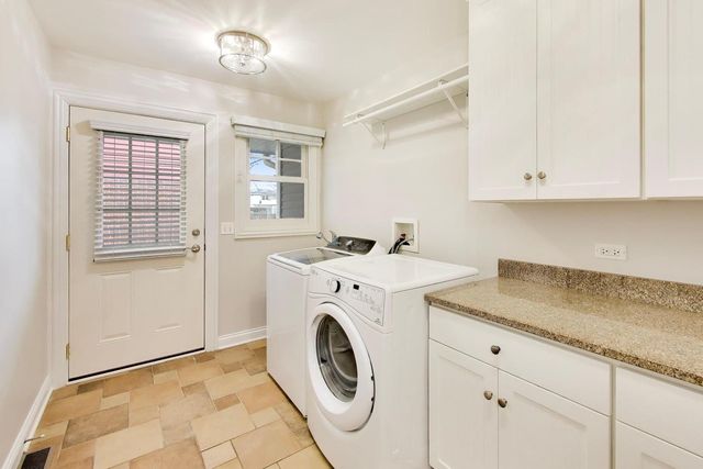 1317 W Grove Street, Arlington Heights, IL 60005