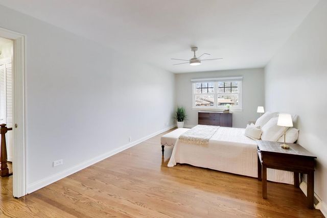 1317 W Grove Street, Arlington Heights, IL 60005