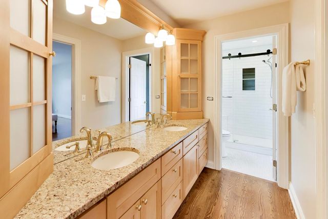 1317 W Grove Street, Arlington Heights, IL 60005