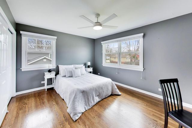 1317 W Grove Street, Arlington Heights, IL 60005