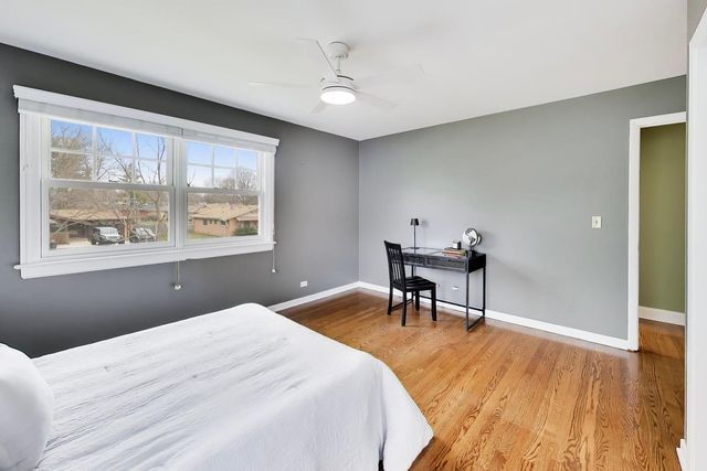 1317 W Grove Street, Arlington Heights, IL 60005