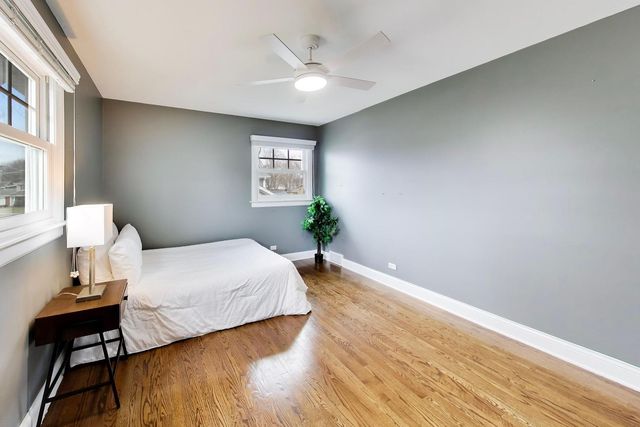 1317 W Grove Street, Arlington Heights, IL 60005