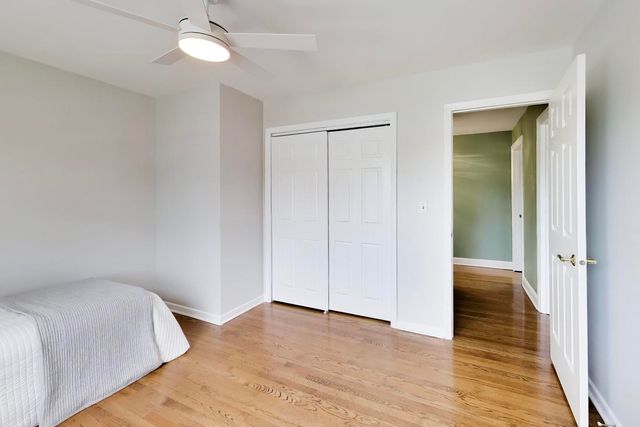 1317 W Grove Street, Arlington Heights, IL 60005