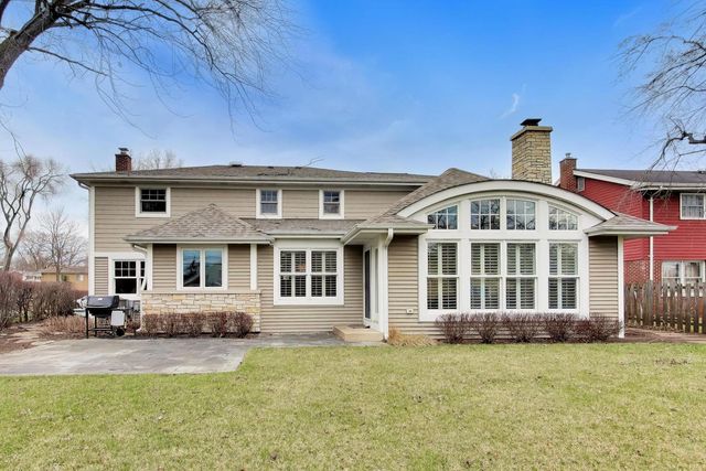 1317 W Grove Street, Arlington Heights, IL 60005