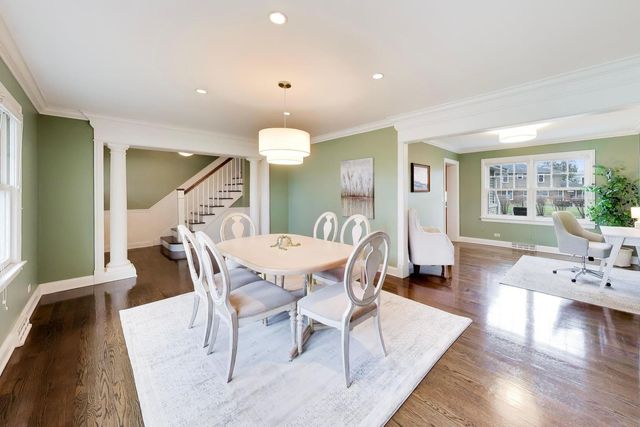 1317 W Grove Street, Arlington Heights, IL 60005