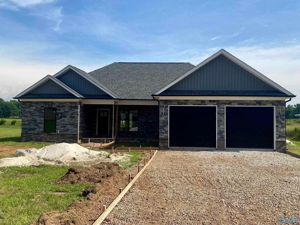 15133 Evans Road, Athens, AL 35611