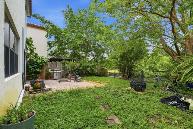3564 SW 92nd Avenue, Pembroke Pines, FL 33025