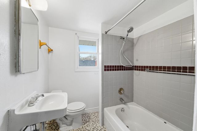 2617 W Cleveland Ave, Spokane, WA 99205