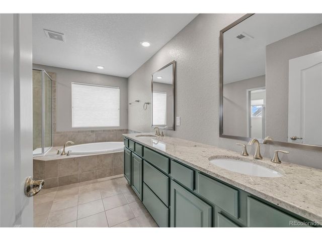 980 Sandstone Cir, Erie, CO 80516