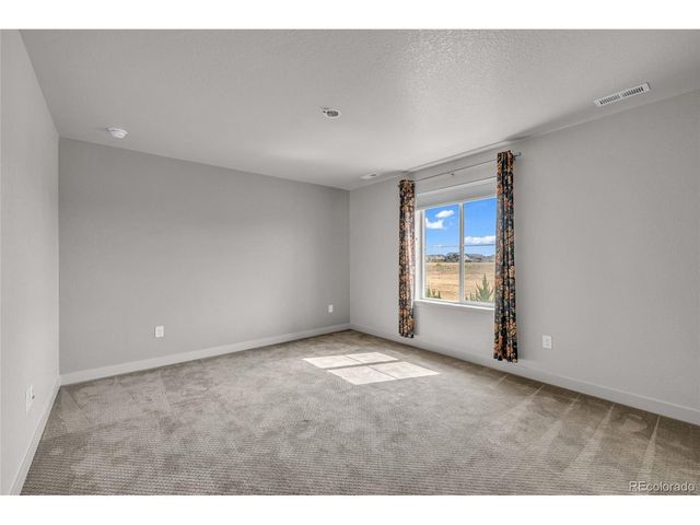 980 Sandstone Cir, Erie, CO 80516