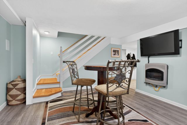 1136 Chinoe Road, Lexington, KY 40502