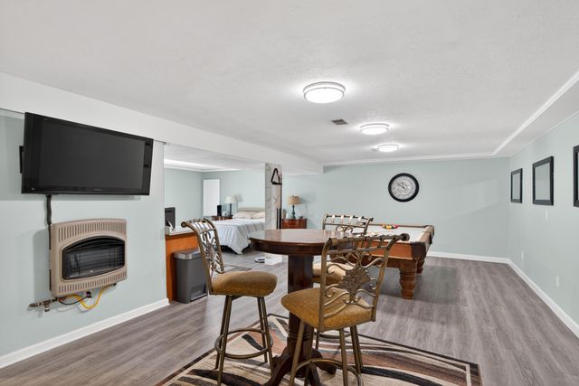 1136 Chinoe Road, Lexington, KY 40502