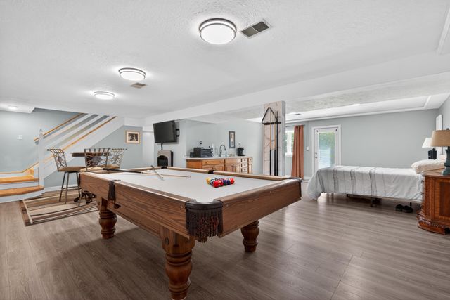 1136 Chinoe Road, Lexington, KY 40502