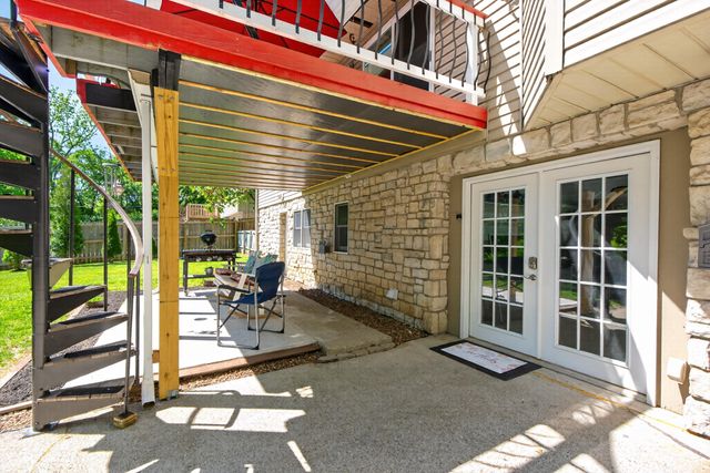 1136 Chinoe Road, Lexington, KY 40502