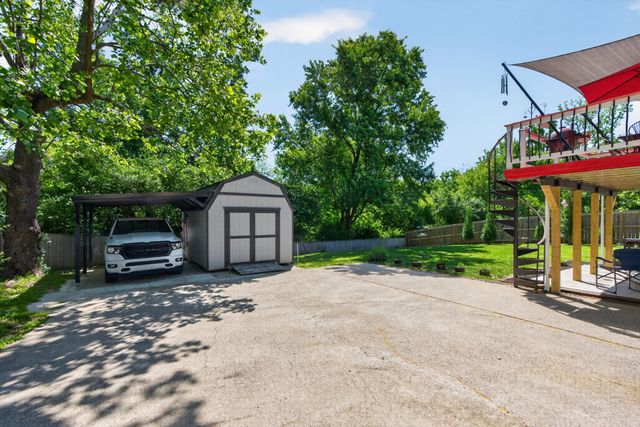 1136 Chinoe Road, Lexington, KY 40502