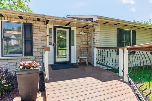 1136 Chinoe Road, Lexington, KY 40502