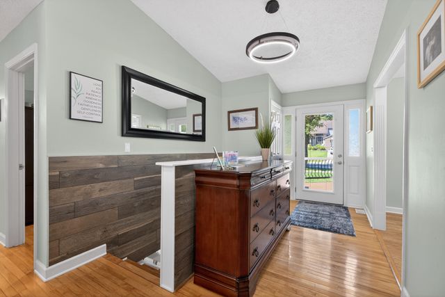 1136 Chinoe Road, Lexington, KY 40502