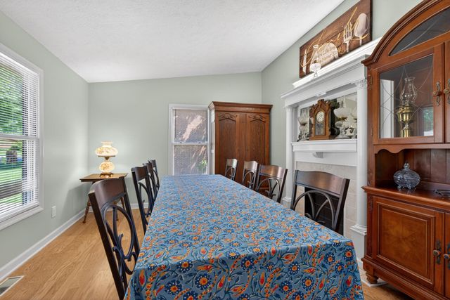 1136 Chinoe Road, Lexington, KY 40502