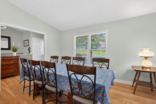 1136 Chinoe Road, Lexington, KY 40502