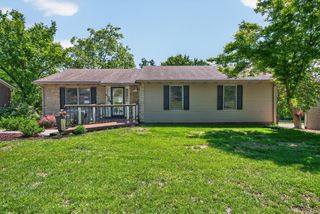 1136 Chinoe Road, Lexington, KY 40502