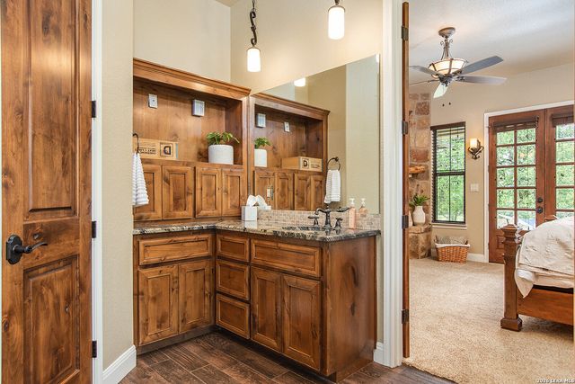 1006 State Highway 46 E., Boerne, TX 78006