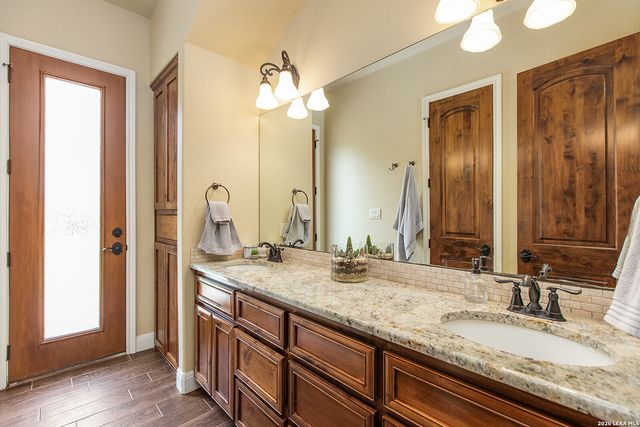 1006 State Highway 46 E., Boerne, TX 78006