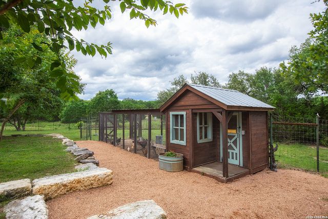 1006 State Highway 46 E., Boerne, TX 78006