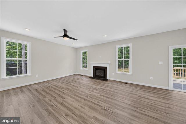 126 HICKORY LN, Bumpass, VA 23024