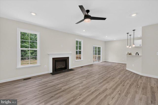 126 HICKORY LN, Bumpass, VA 23024