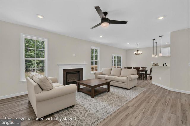 126 HICKORY LN, Bumpass, VA 23024