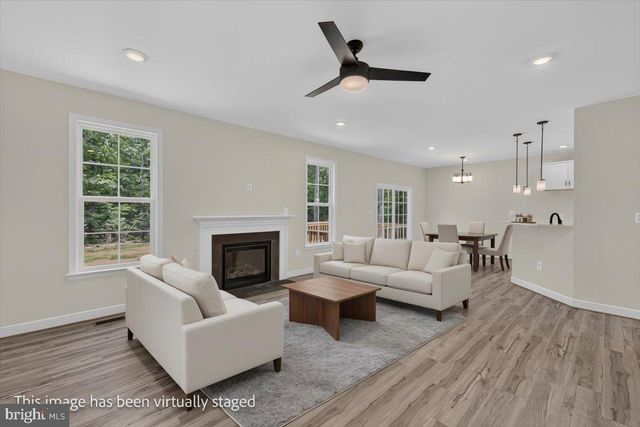 126 HICKORY LN, Bumpass, VA 23024